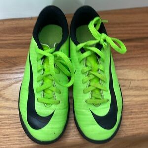 Nike mercurial soccer shoe